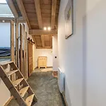 Les Petits Loups Apartment